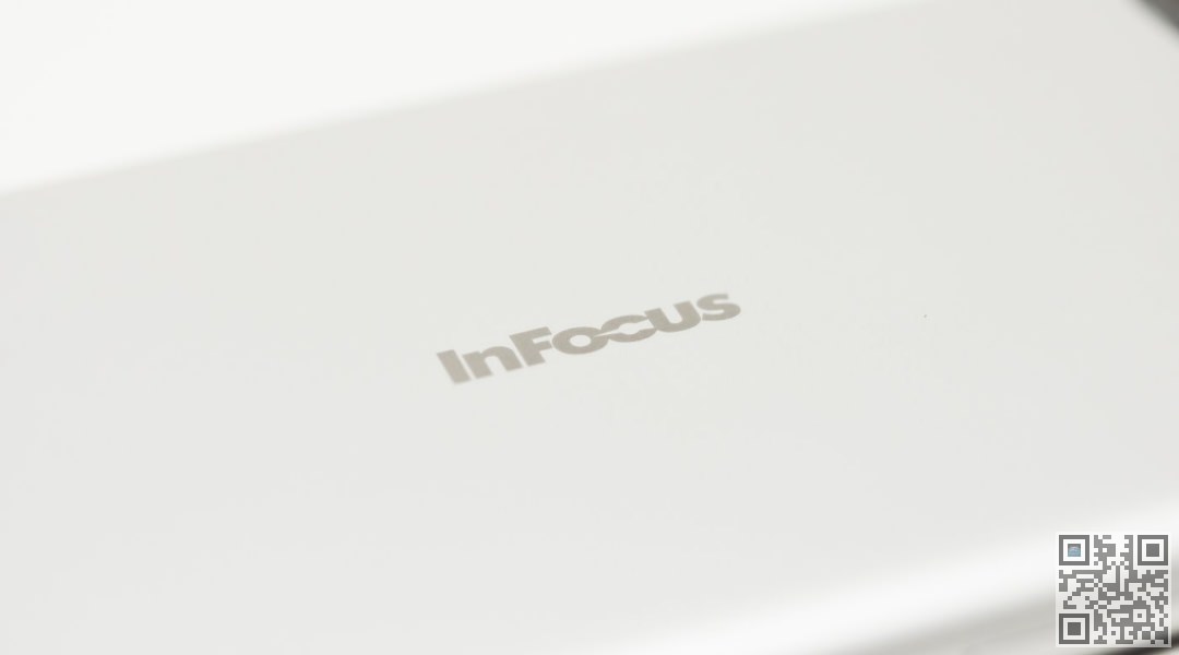 InFocus M808 05